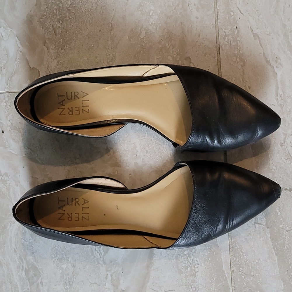 Leather naturalizer flats